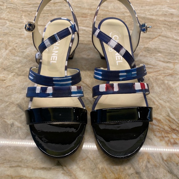 CHANEL SANDALS - Picture 13 of 15